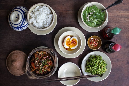 un repas vietnamien ordinaire