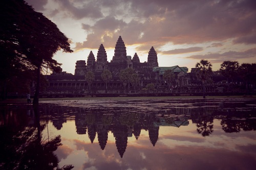 l’aube spectaculaire à Angkor Wat
