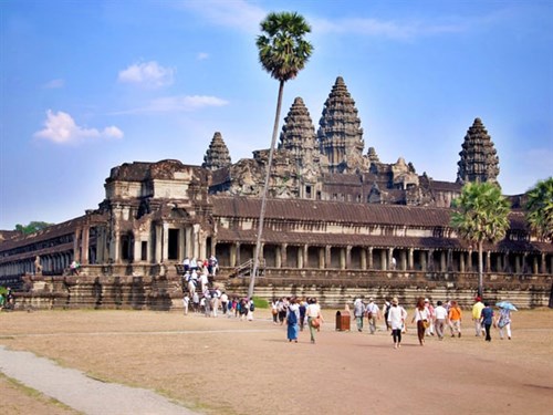 Plus de 2 millions visiteurs sont arrivés à Angkor Wat en 2014