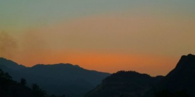 Le crépuscule spectaculaire aux montagnes de Sapa