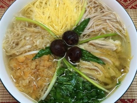 la soupe Bun thang Hang Hom