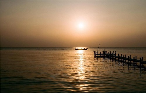 Koh Tonsay tranquille et romantique au coucher du soleil