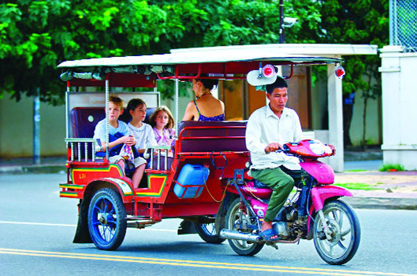 Tuktuk Principal moyen de transport public dans le voyage cambodge