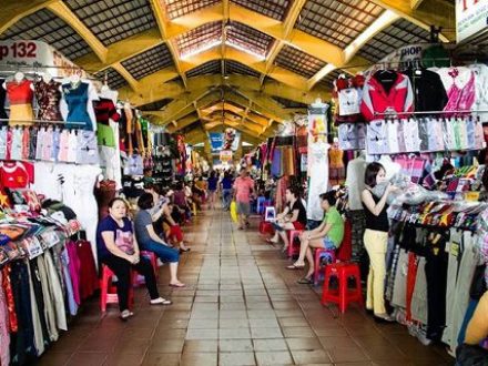 Faire du shopping au marché Ben Thanh