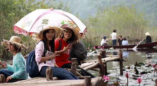 ruisseau d'Yen à la pagode du Parfum - agence de voyage vietnam cambodge - far east tour